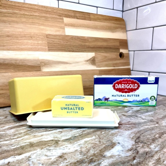 Tupperware Butter & Cheese Keeper Harvest Gold with Beige Lid 1 Pound - Vintage - Picture 3 of 11